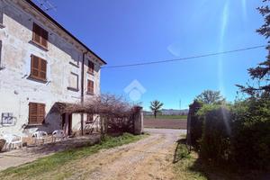 CASA SEMINDIPENDENTE A BRONI