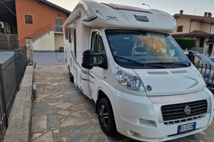 Camper semintegrale Mc Louis MC4 74g-Letto nautico