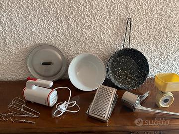 Friggitrice+sbattitore elettico+utensili cucina
