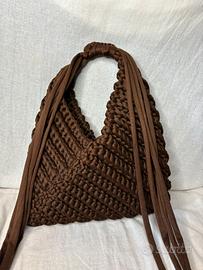 Borsa marrone con manico regolabile uncinetto