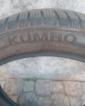 4 GOMME DA NEVE KUMHO 235/45 R20 XL