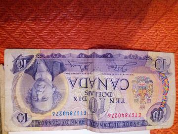 Francobolli banconote e monete 