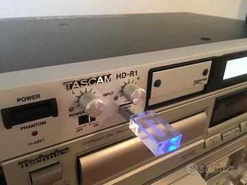 TASCAM HD-R1  Lettore/registratore rack 1U