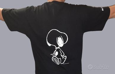 T-shirt nera Snoopy – Edizione rara 📌