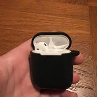 custodia Airpods completamente funzionante