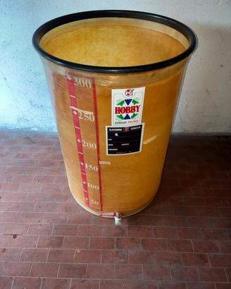 Contenitori per vino da 300,200,55L in vetroresina