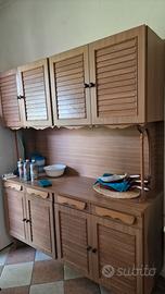 Credenza a 8 ante, credenza a 4 ante e scolapiatti