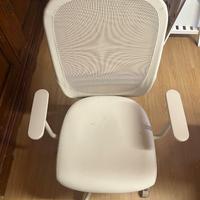 Poltrona da ufficio compatta bianca in tessuto