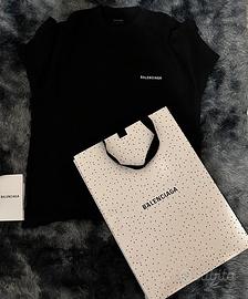 T-shirt balenciaga Taglia M Originale - Scontrino