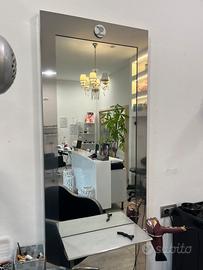 Arredamento per negozio di partucchiera