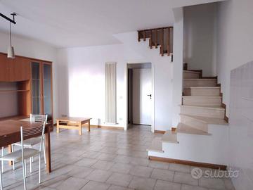 VILLA A SCHIERA 3LOCALI , VILLA BETTI, MONTECICCAR