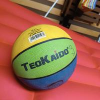 Pallone basket bimbo