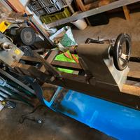 Tornio da legno con basamento e testa girevole