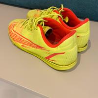 Scarpe da calcetto Nike gialle taglia 38,5