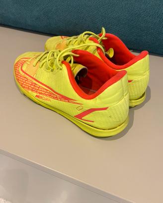 Scarpe da calcetto Nike gialle taglia 38,5