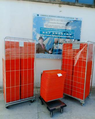 carrello con vassoi
