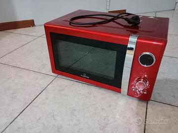 Forno a microonde Klerstein usato