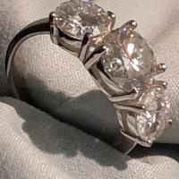  anello in argento con 4 carati di moissanite