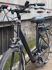 BICI URBAN  ELETTRICA donna/uomo city
