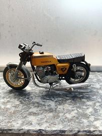 Honda CB 750 Four modellino da collezione,