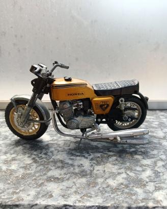 Honda CB 750 Four modellino da collezione,