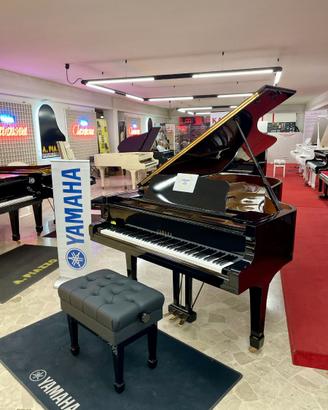 PIANOFORTE A MEZZA CODA YAMAHA C7 NERO LUCIDO