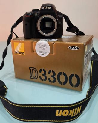 Nikon D3300 con obiettivo kit DX 18-105 F3.5/5.6