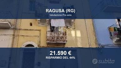 Immobile in asta di 112 m² con più di 5 locali a R