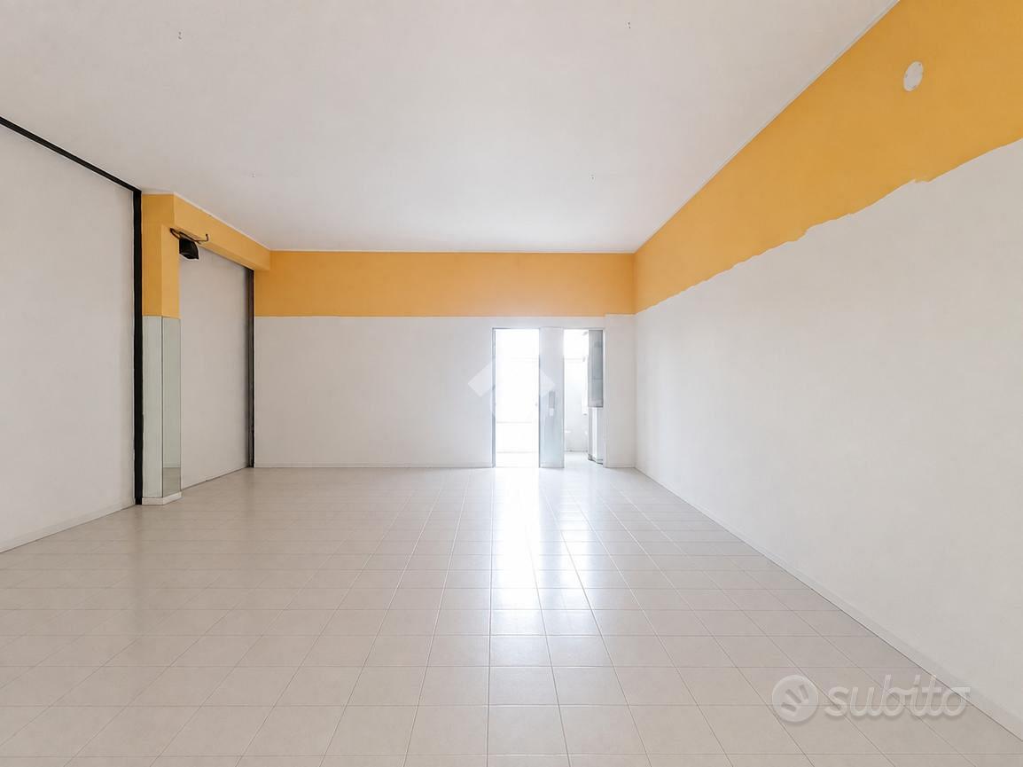 NEGOZIO A GIULIANOVA - Vista 2
