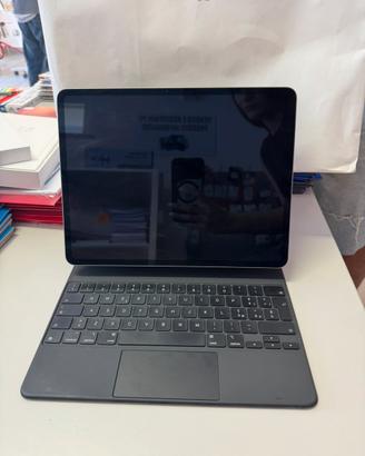 iPad Air + Magic Keyboard