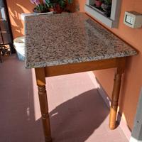 tavolo cucina con piano in marmo