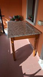 tavolo cucina con piano in marmo