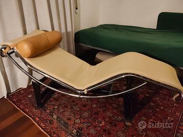 chaise longue