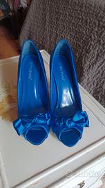 scarpa con tacco blu
