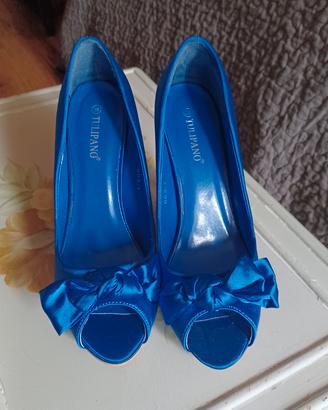 scarpa con tacco blu