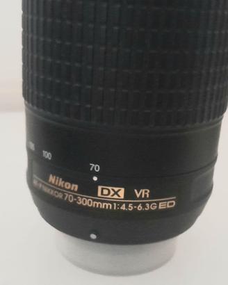 Reflex Nikon D3500 + 18.55 e 70.300vr