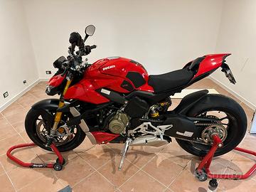 Ducati streetfighter v4 s (in garanzia)