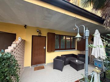 Appartamento con giardino in Villetta a schiera