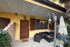 Appartamento con giardino in Villetta a schiera