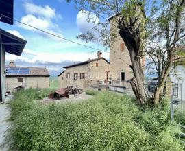 Porzione di casa libera su tre lati parzialmente d