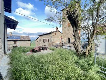 Porzione di casa libera su tre lati parzialmente d