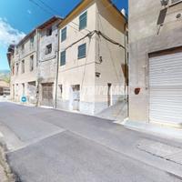 PORZIONE DI CASA CON TERRAZZO