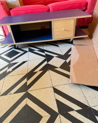 Mobile tv ikea con rotelle