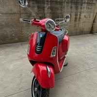 Vespa Piaggio GTS Super 125