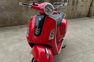 Vespa Piaggio GTS Super 125