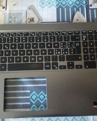 Tastiera con palmarest per Dell Ispiron 5567