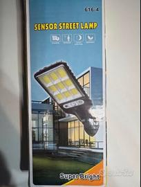 Nuova Luce solare da giardino con sensore moviment