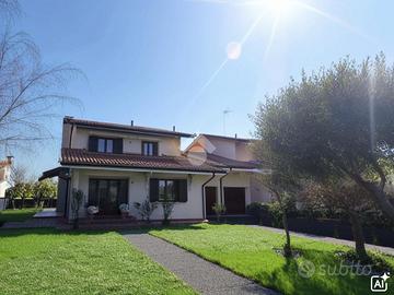 PORZIONE DI BIFAMILIARE A SPINEA