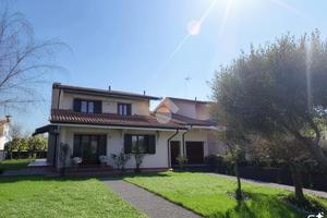 PORZIONE DI BIFAMILIARE A SPINEA