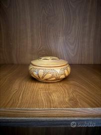Scatola in legno con coperchio